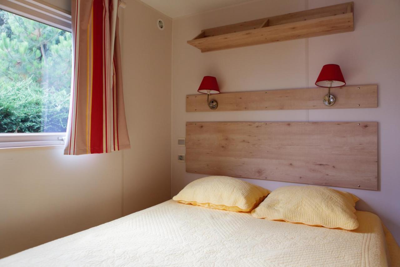 Domaine Du Collet**** Hotell Villeneuve-en-Retz Exteriör bild