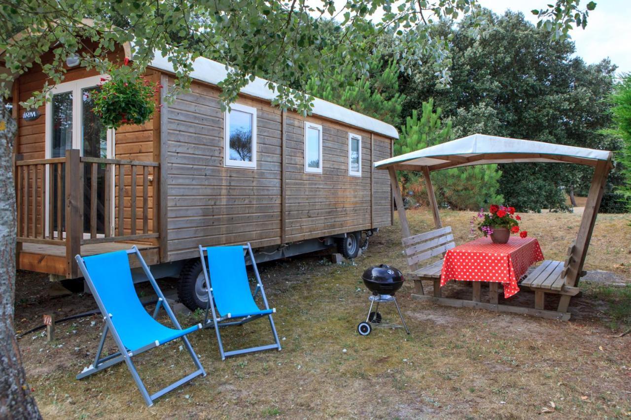 Domaine Du Collet**** Hotell Villeneuve-en-Retz Exteriör bild